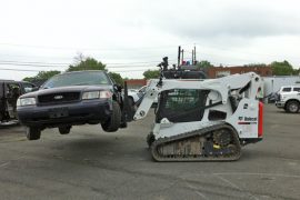 Skid-Steer-Lifting-Vehicle